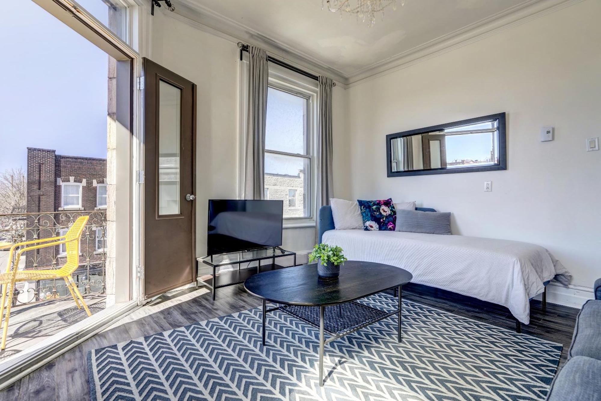 Chez Mont Royal Apartments! Montreal Bagian luar foto