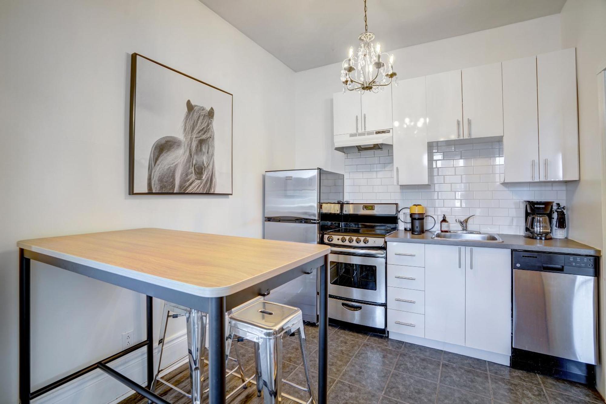 Chez Mont Royal Apartments! Montreal Bagian luar foto