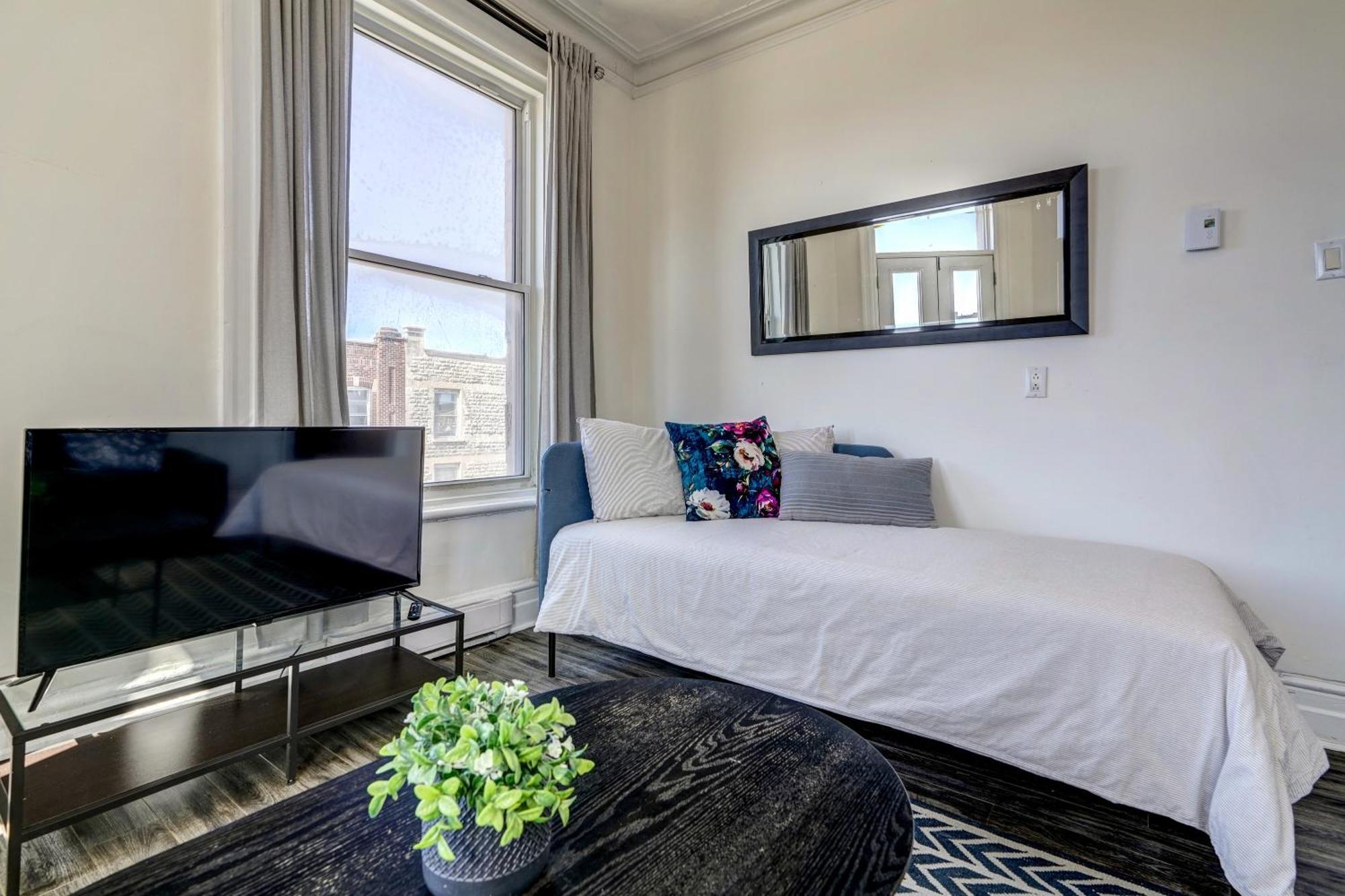Chez Mont Royal Apartments! Montreal Bagian luar foto
